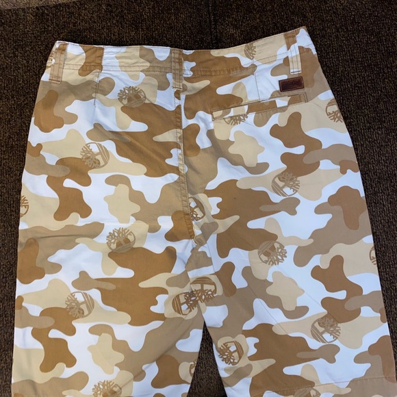 Boys Timberland Shorts - Picture 2 of 3